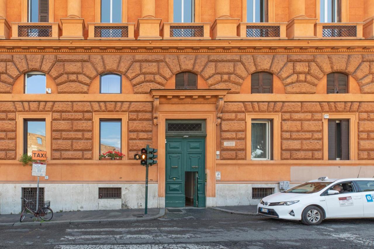 Iflat Unforgettable In Front Of Colosseum Rom Exterior foto